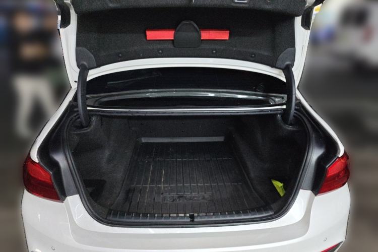 Used BMW 5 Series 2019 Restyled 525Li M Sport Package Trunk
