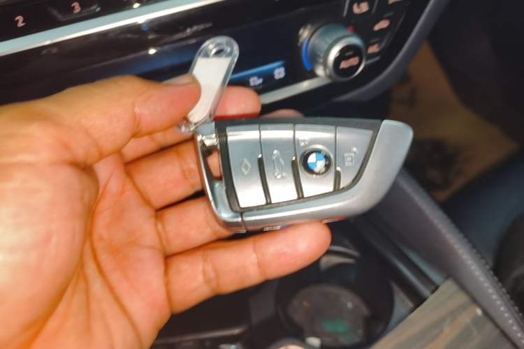 Used BMW 5 Series 2019 Facelifted 530i M Sport Package Vehicle Key