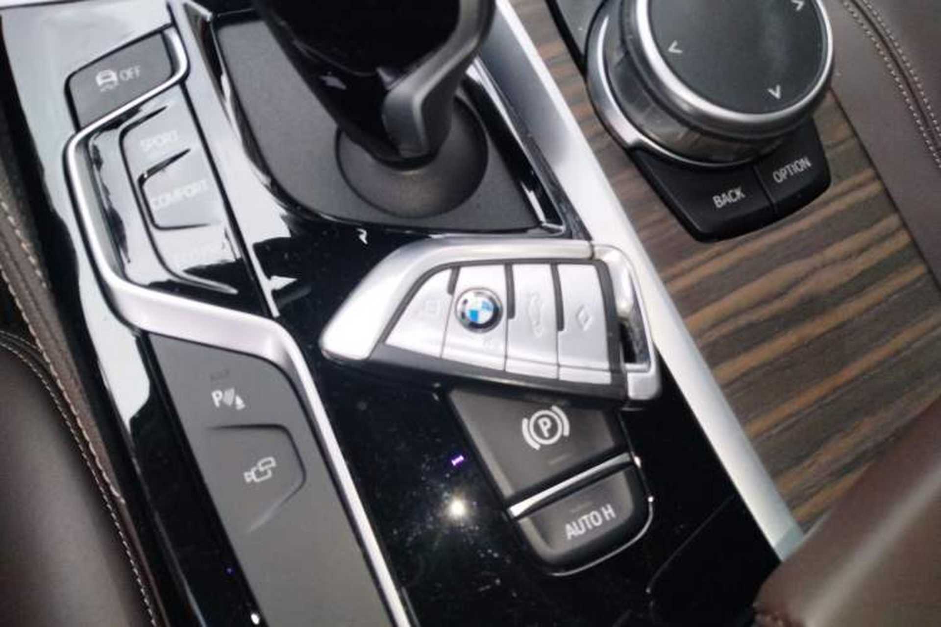 Used BMW 5 Series 2019 Facelifted 530Li Leading Edition Luxury Package Vehicle Key