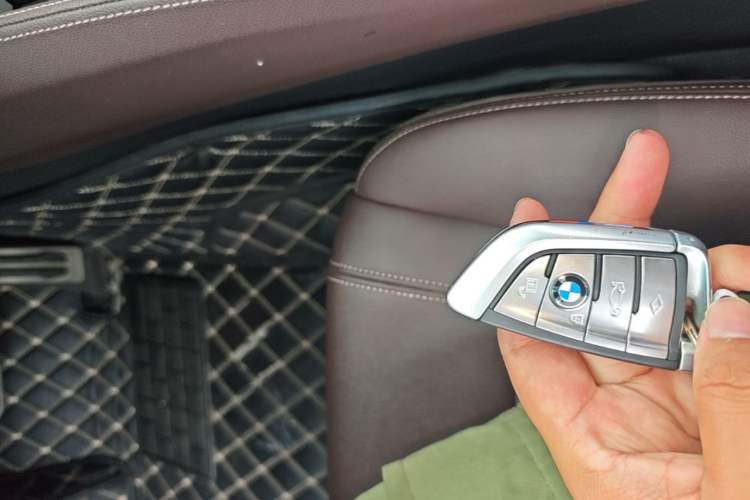 Used BMW 5 Series 2019 525Li M Sport Package Vehicle Key