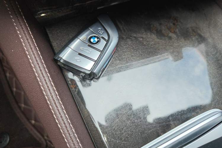 Used BMW 5 Series 2019 525Li M Sport Package Vehicle Key