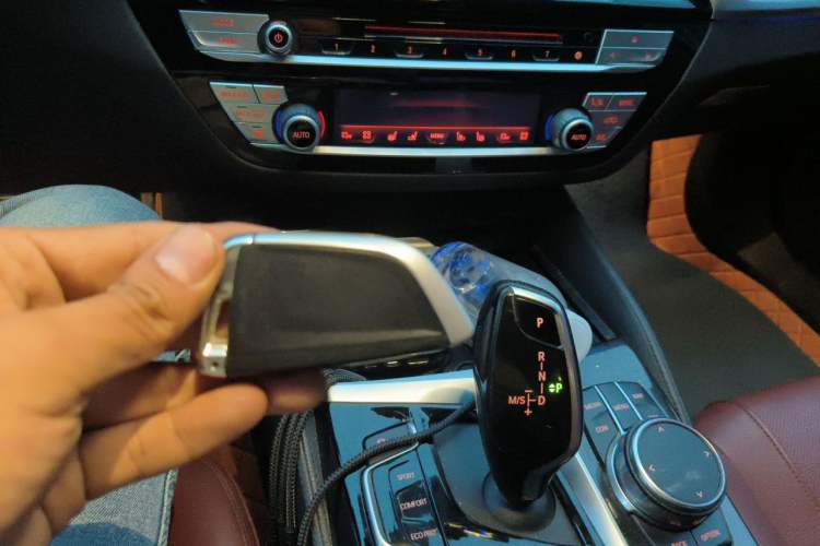 Used BMW 5 Series 2019 530Li Luxury Edition M Sport Package Vehicle Key