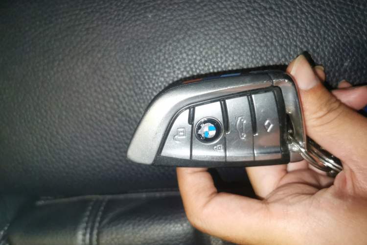 Used BMW 5 Series 2019 525i M Sport Package Vehicle Key