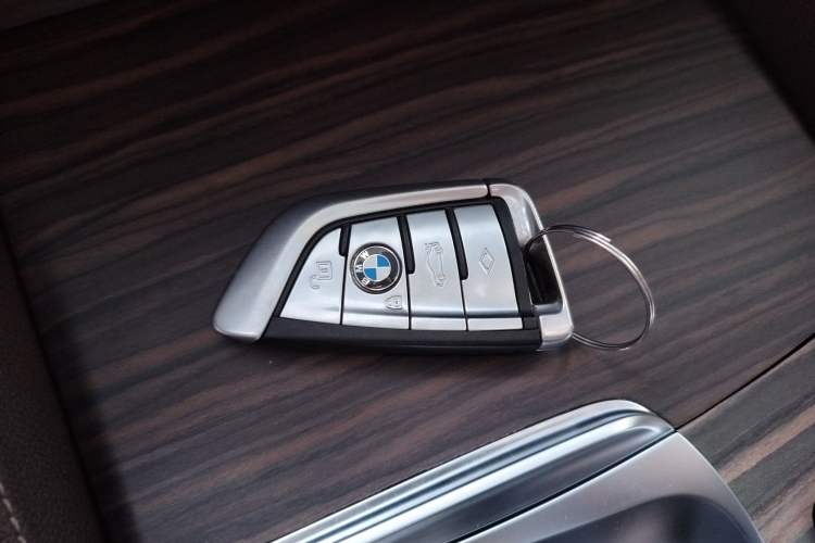 Used BMW 5 Series 2019 530Li xDrive Luxury Package Vehicle Key
