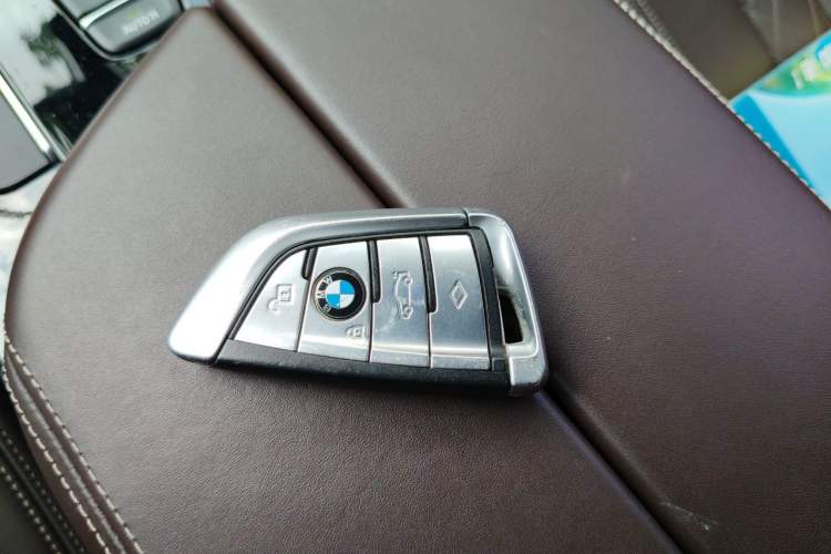 Used BMW 5 Series 2019 530Li Leading Model Luxury Package Vehicle Key