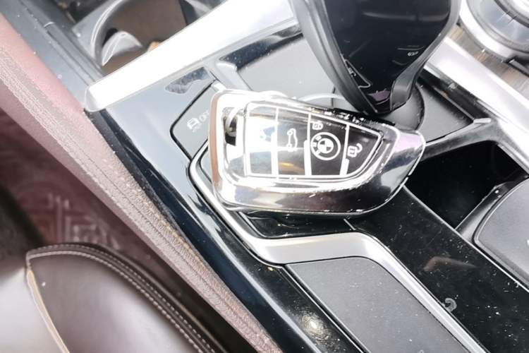 Used BMW 5 Series 2019 530Li Leading Model Luxury Package Vehicle Key