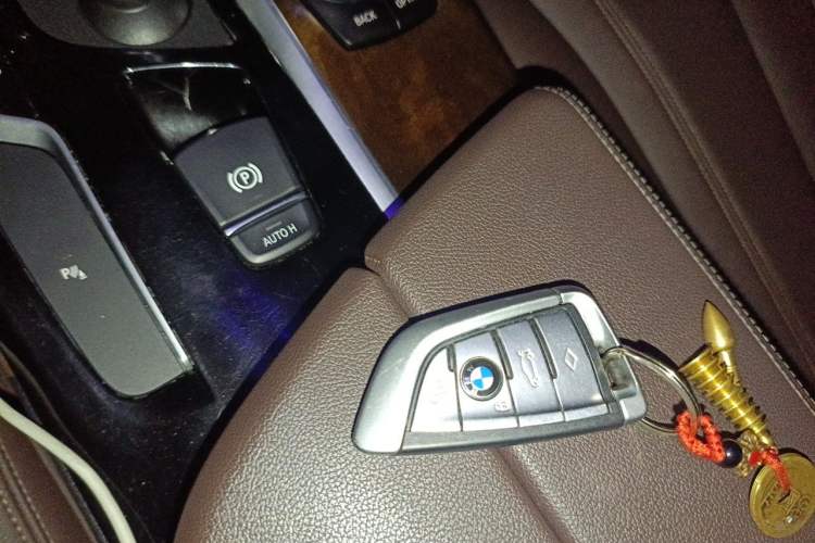 Used BMW 5 Series 2019 525Li Luxury Package Vehicle Key