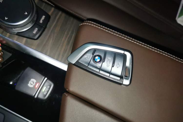 Used BMW 5 Series 2019 530Li Luxury Edition Premium Package Vehicle Key