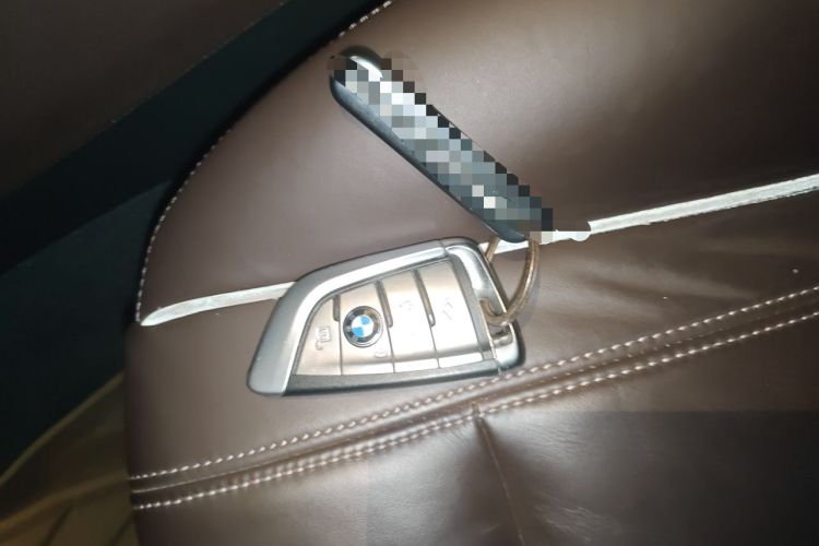 Used BMW 5 Series 2019 530Li Leading Model Luxury Package Vehicle Key