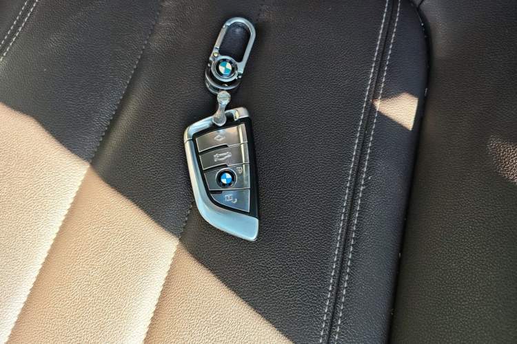 Used BMW 5 Series 2019 525Li M Sport Package Vehicle Key