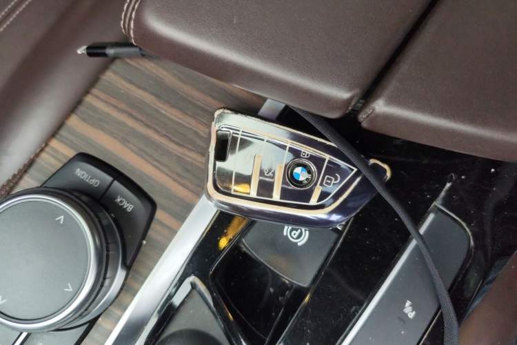Used BMW 5 Series 2019 530Li Leading Model Luxury Package Vehicle Key