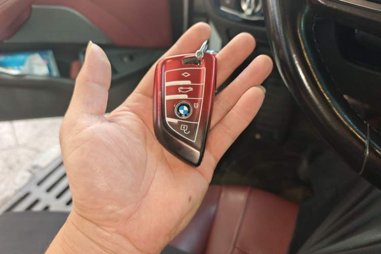 Used BMW 5 Series 2019 Restyled 530Li Luxury Edition M Sport Package Vehicle Key