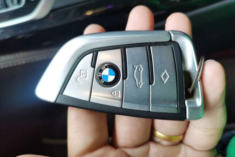 Used BMW 5 Series 2019 Facelifted 530Li Leading Edition Luxury Package Vehicle Key