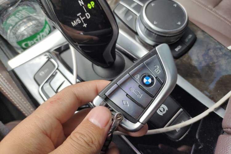 Used BMW 5 Series 2019 Restyled 525Li M Sport Package Vehicle Key