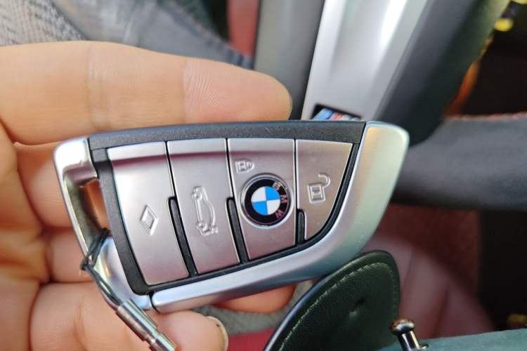 Used BMW 5 Series 2019 Restyled 530Li Luxury Edition M Sport Package Vehicle Key