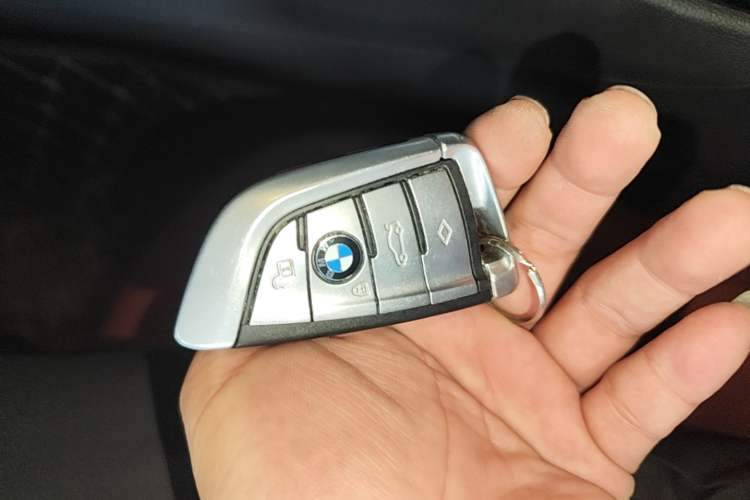 Used BMW 5 Series 2019 530Li xDrive M Sport Package Vehicle Key