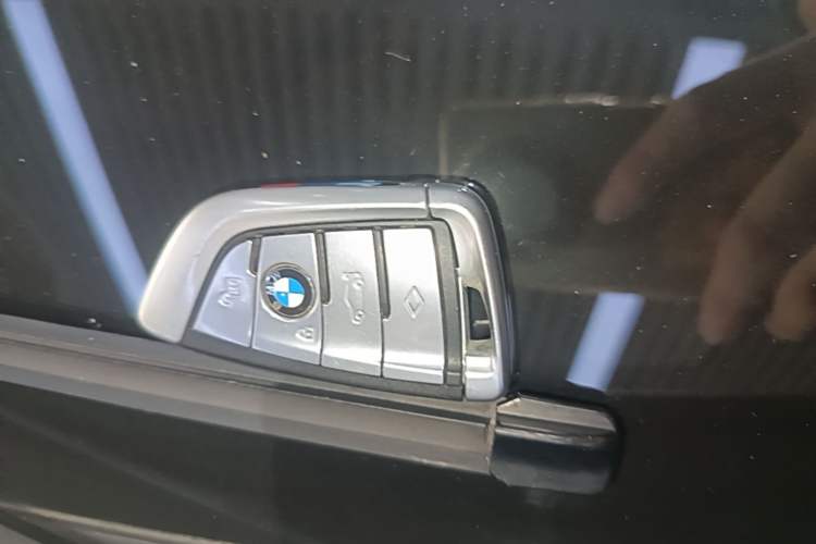Used BMW 5 Series 2019 530Li Leading Model M Sport Package Vehicle Key