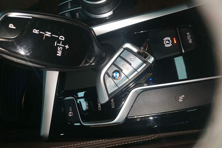 Used BMW 5 Series 2019 525Li Luxury Package Vehicle Key
