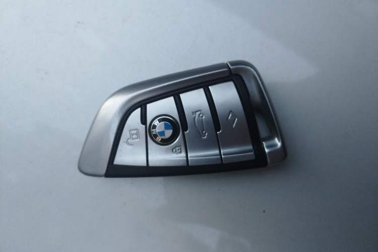 Used BMW 5 Series 2019 530Li Leading Model M Sport Package Vehicle Key