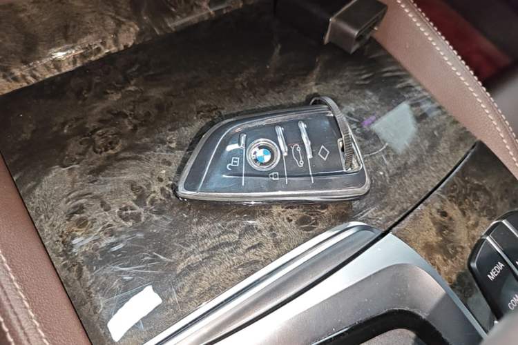 Used BMW 5 Series 2019 Restyled 525Li M Sport Package Vehicle Key