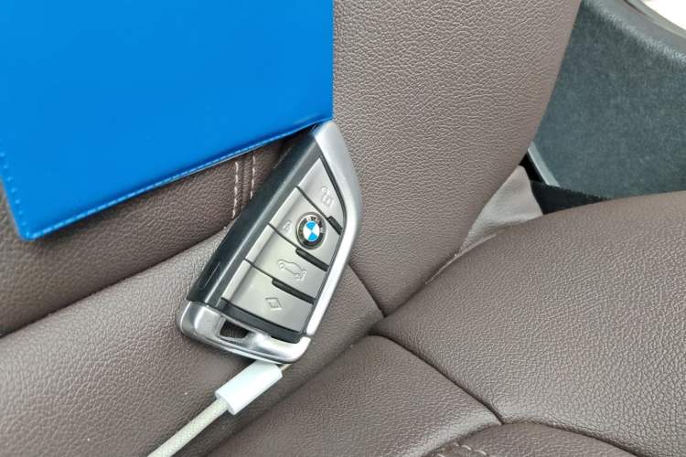 Used BMW 5 Series 2019 Facelifted 525Li Luxury Package Vehicle Key