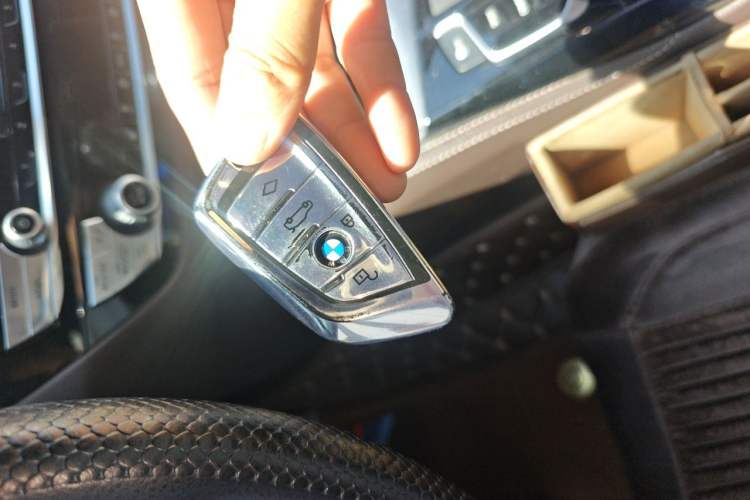 Used BMW 5 Series 2019 525Li M Sport Package Vehicle Key