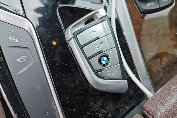 Used BMW 5 Series 2019 525Li Luxury Package Vehicle Key