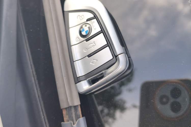 Used BMW 5 Series 2019 Facelifted 530Li Leading Edition Luxury Package Vehicle Key