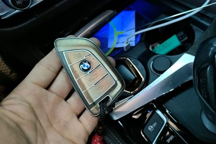 Used BMW 5 Series 2019 525Li M Sport Package Vehicle Key