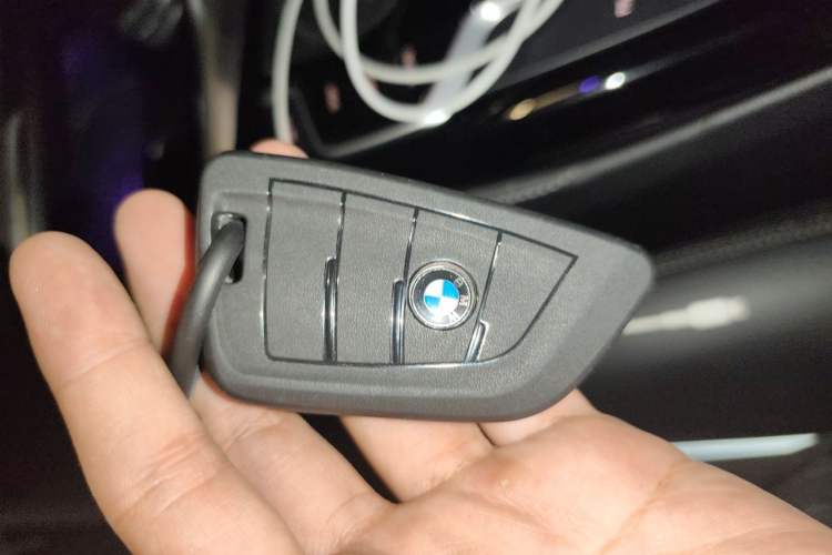 Used BMW 5 Series 2019 530Li Leading Model Luxury Package Vehicle Key