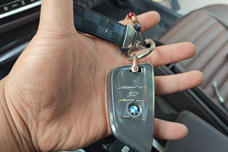 Used BMW 5 Series 2019 525Li M Sport Package Vehicle Key