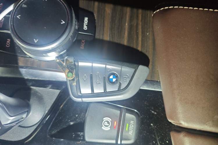 Used BMW 5 Series 2019 530Li Leading Model Luxury Package Vehicle Key