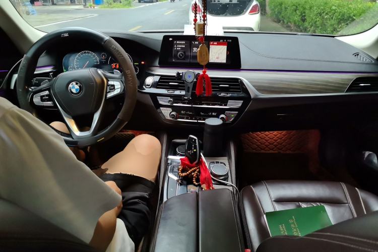 Used BMW 5 Series 2019 530Li Leading Model Luxury Package Center Console
