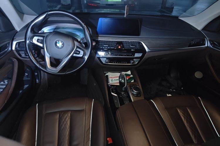 Used BMW 5 Series 2019 530Li Leading Model Luxury Package Center Console