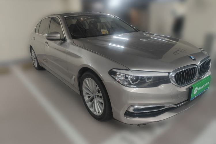 Used BMW 5 Series 2019 530Li Leading Model Luxury Package Front Right 45 Deg