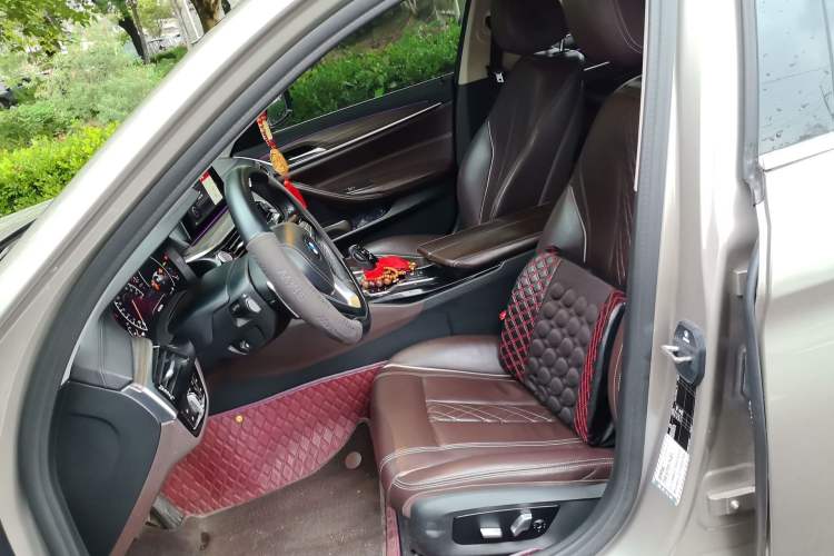 Used BMW 5 Series 2019 530Li Leading Model Luxury Package Left Front Seat