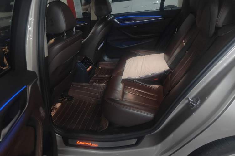 Used BMW 5 Series 2019 530Li Leading Model Luxury Package Left Rear Seat