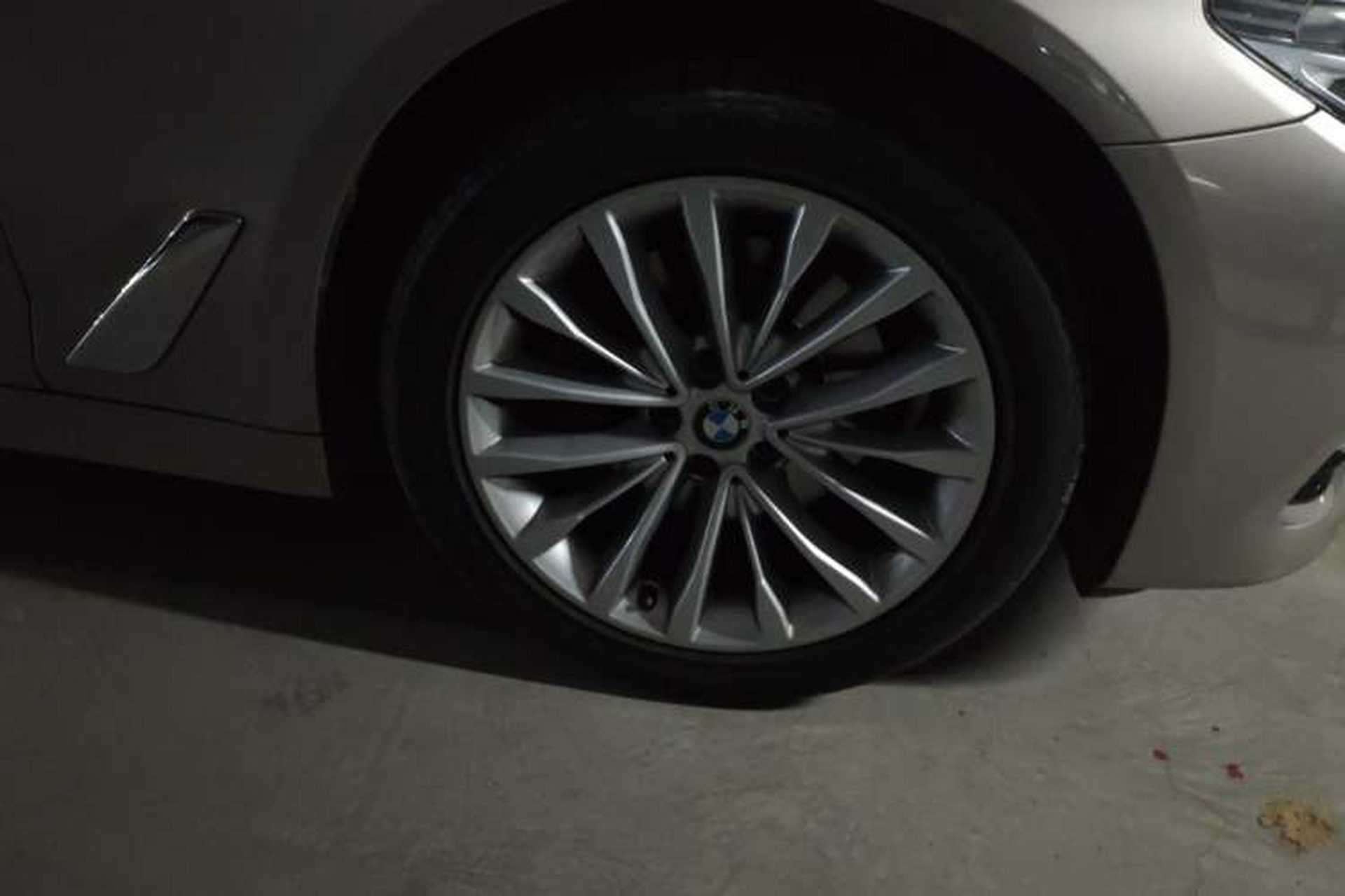 Used BMW 5 Series 2019 525Li Luxury Package Right Front Wheel Hub