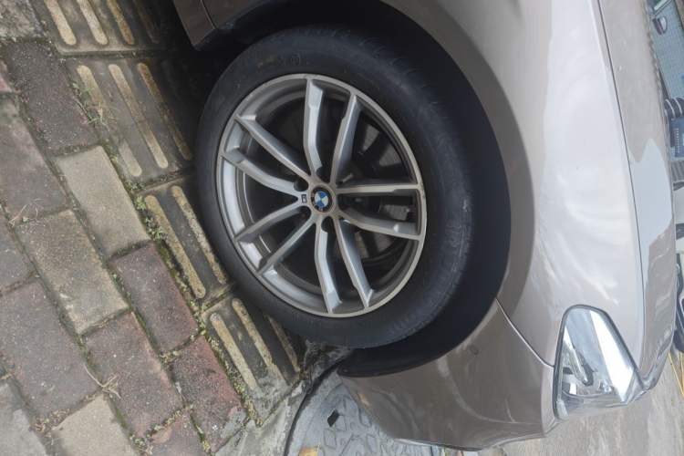 Used BMW 5 Series 2019 Restyled 525Li M Sport Package Right Front Wheel Hub