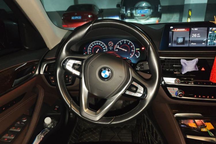 Used BMW 5 Series 2019 525Li Luxury Package Steering Wheel