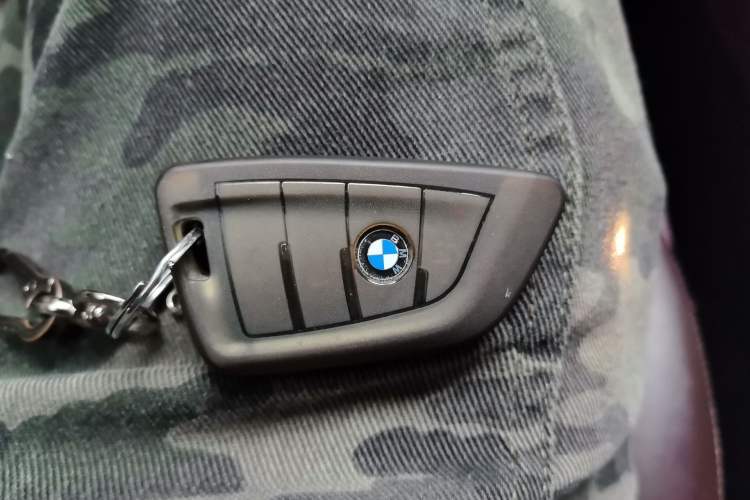 Used BMW 5 Series 2019 530Li Leading Model Luxury Package Vehicle Key