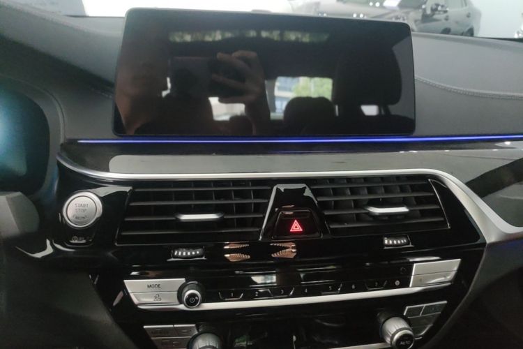 Used BMW 5 Series 2020 530Li Luxury Edition M Sport Package Audio And AC Panel
