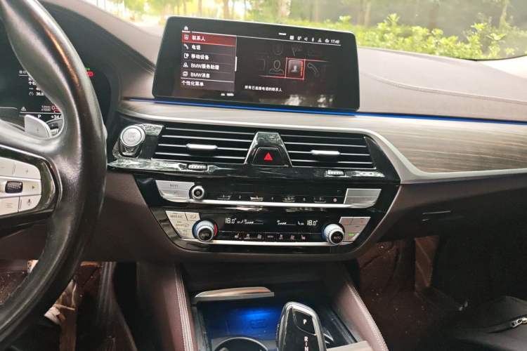 Used BMW 5 Series 2020 530Li Leading Edition Luxury Package Audio And AC Panel
