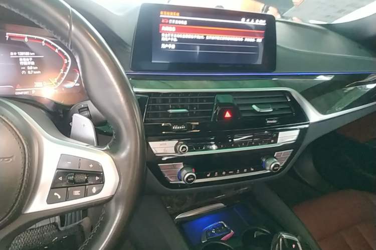 Used BMW 5 Series 2020 530Li Leading Model M Sport Package Audio And AC Panel