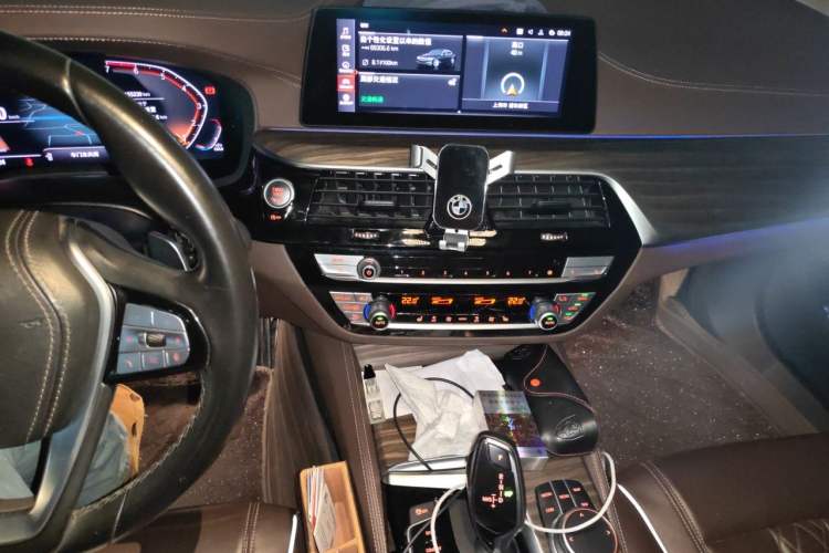 Used BMW 5 Series 2020 530Li Leading Edition Luxury Package Audio And AC Panel
