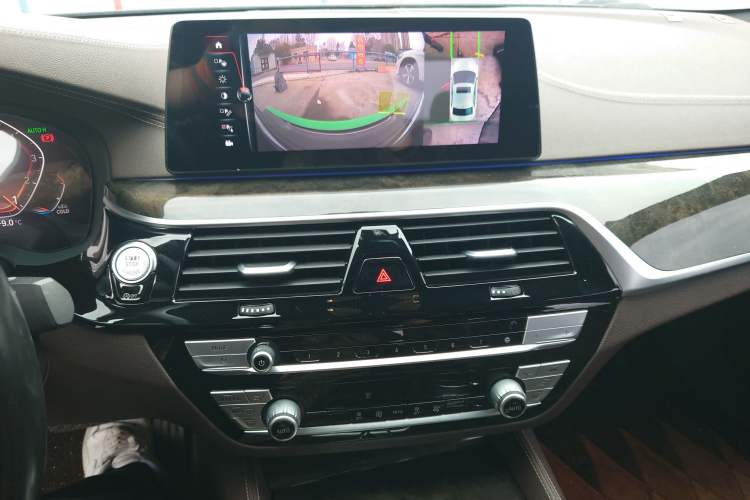 Used BMW 5 Series 2020 525Li M Sport Package Audio And AC Panel