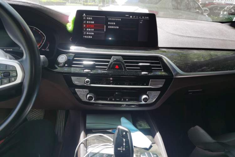 Used BMW 5 Series 2020 525Li M Sport Package Audio And AC Panel