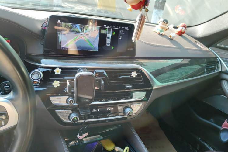 Used BMW 5 Series 2020 525Li M Sport Package Audio And AC Panel