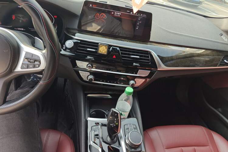 Used BMW 5 Series 2020 530Li Leading Model M Sport Package Audio And AC Panel