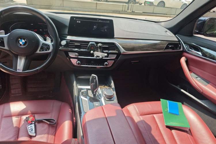 Used BMW 5 Series 2020 530Li Leading Model M Sport Package Audio And AC Panel